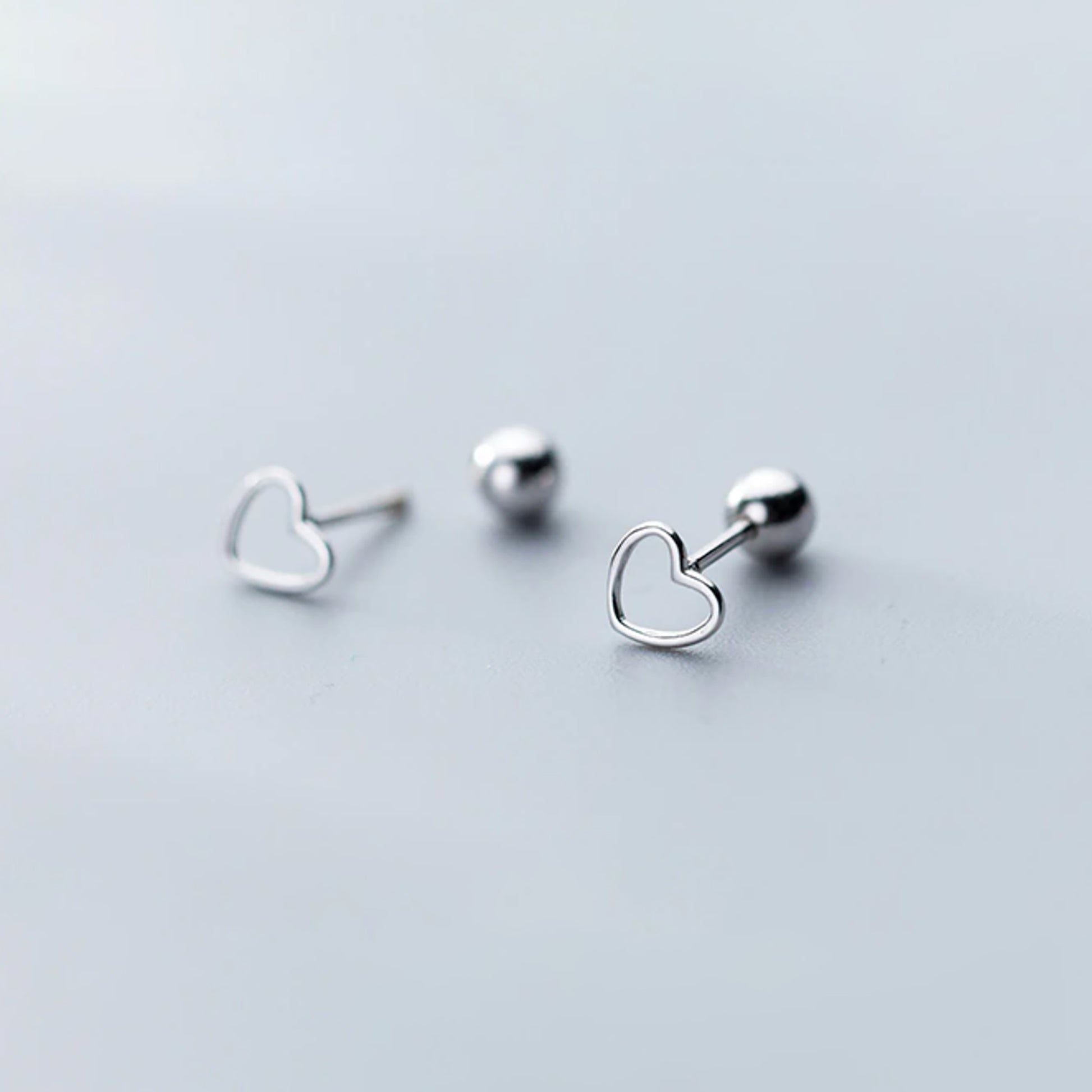 Tiny Heart Outline  Screw Back Sterling Silver Earrings - RedRubyRougeBoutique